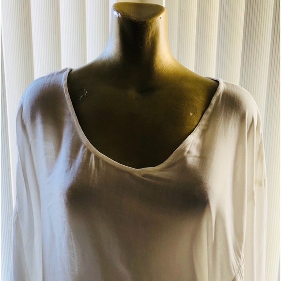 Fabulous Lightweight White Angel Sleeve Caftan Resort Cruise Blouse Size Large - Picture 2 of 10